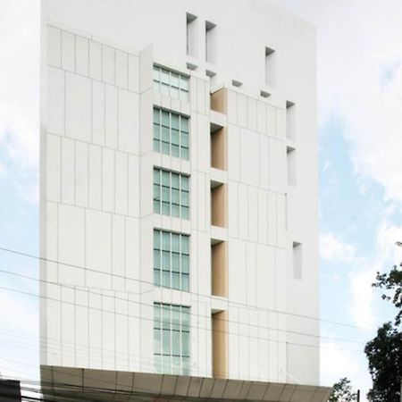 Wyne Hotel Yangon Ngoại thất bức ảnh