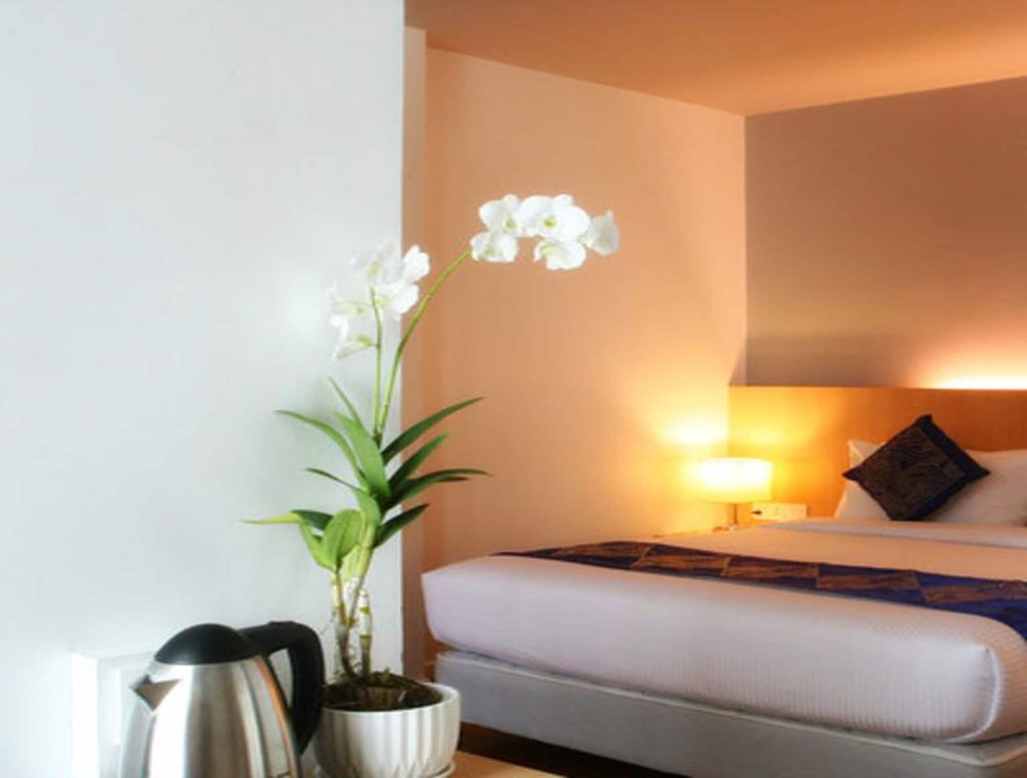 Wyne Hotel Yangon Ngoại thất bức ảnh