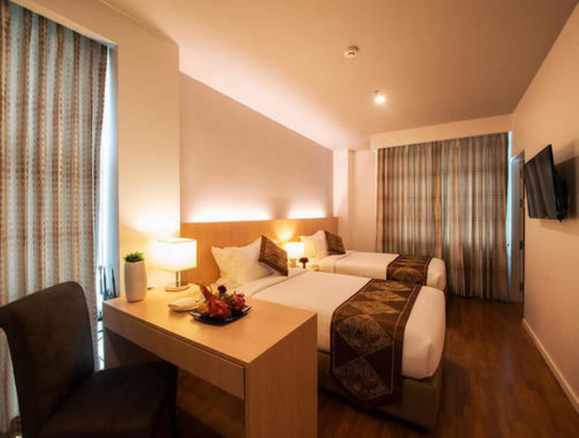 Wyne Hotel Yangon Ngoại thất bức ảnh