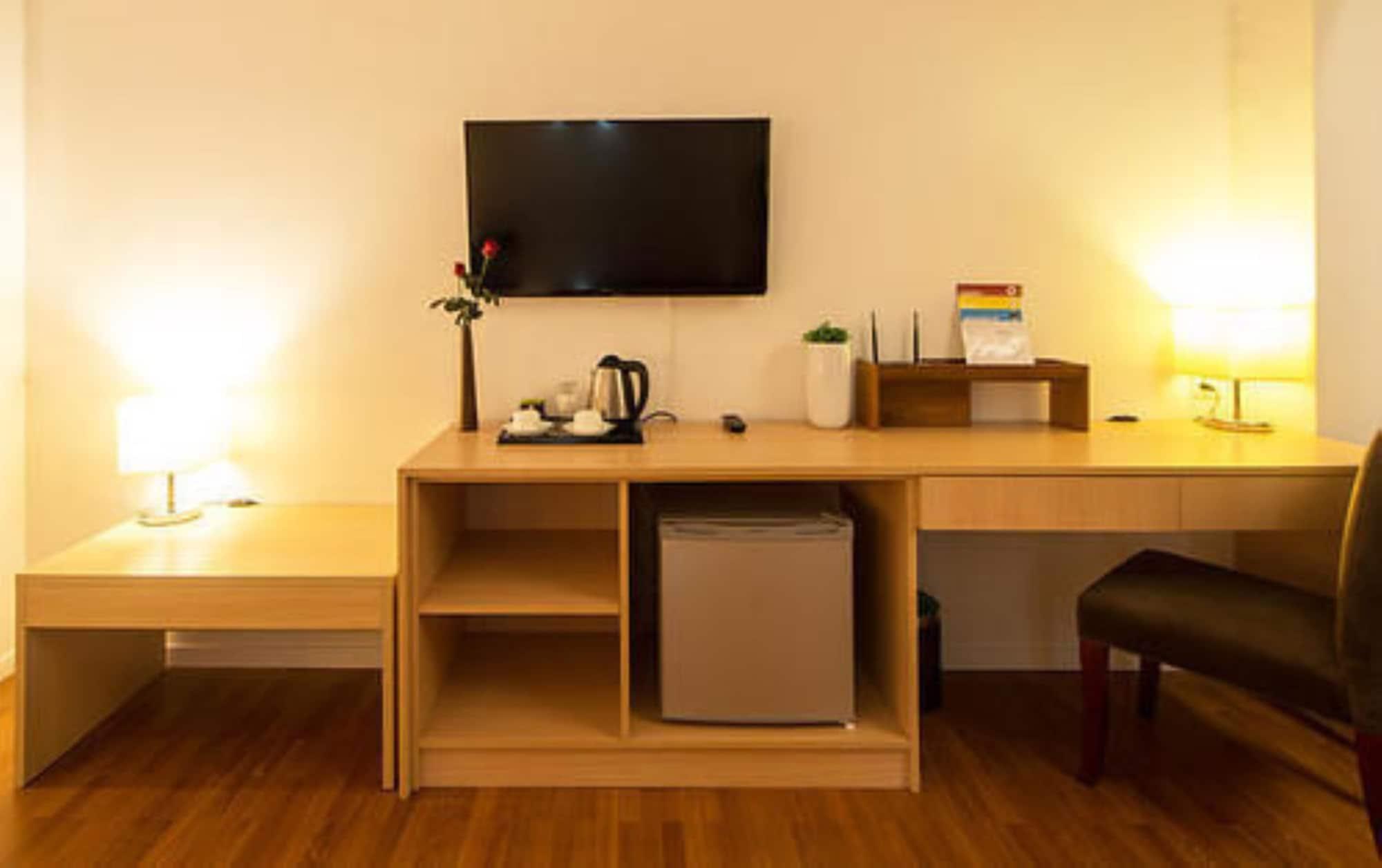 Wyne Hotel Yangon Ngoại thất bức ảnh