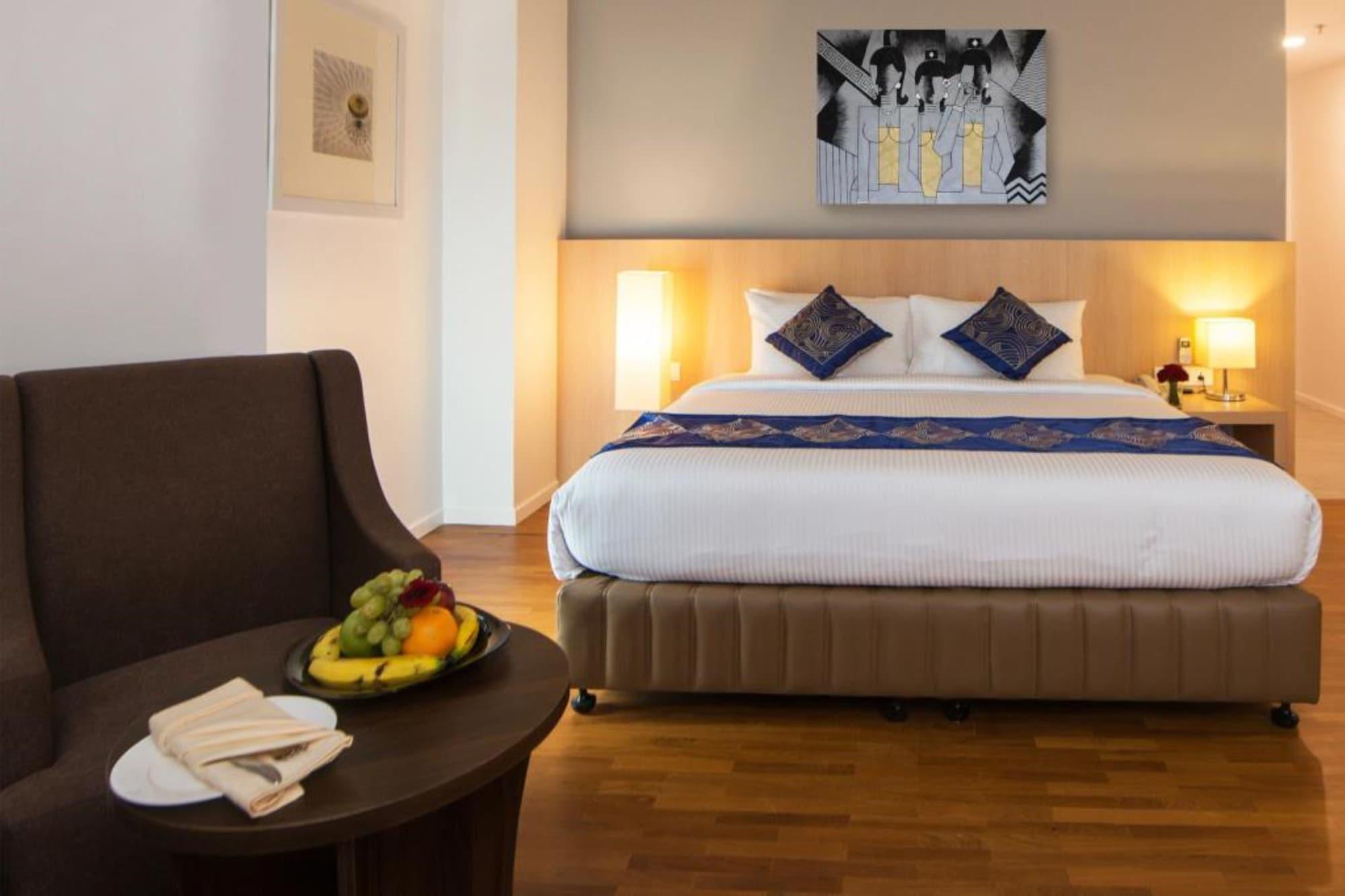 Wyne Hotel Yangon Ngoại thất bức ảnh