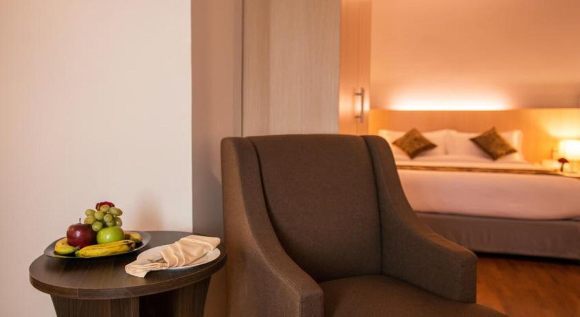 Wyne Hotel Yangon Ngoại thất bức ảnh