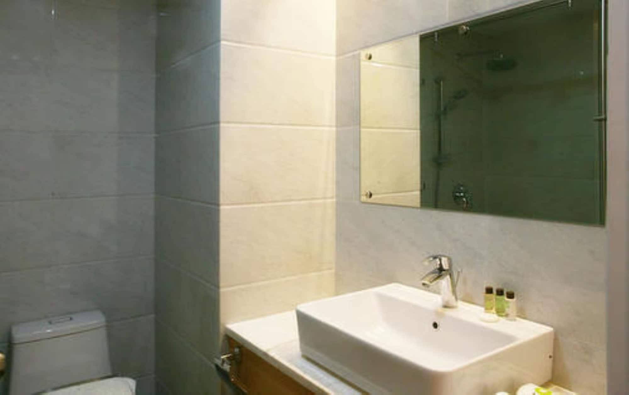 Wyne Hotel Yangon Ngoại thất bức ảnh