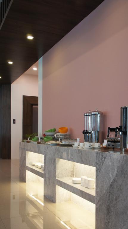 Wyne Hotel Yangon Ngoại thất bức ảnh
