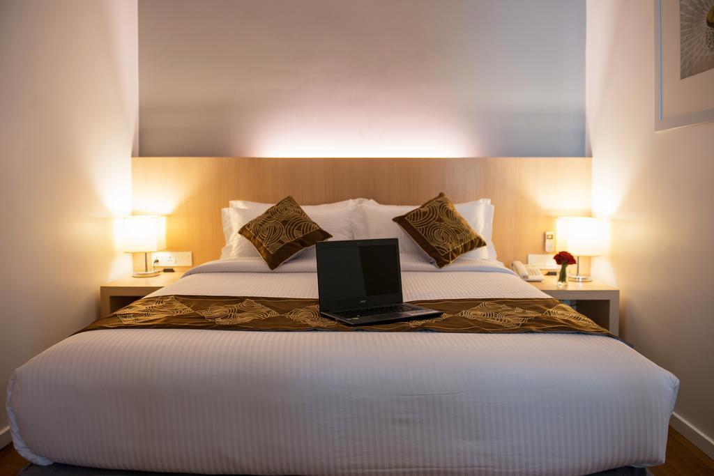 Wyne Hotel Yangon Ngoại thất bức ảnh