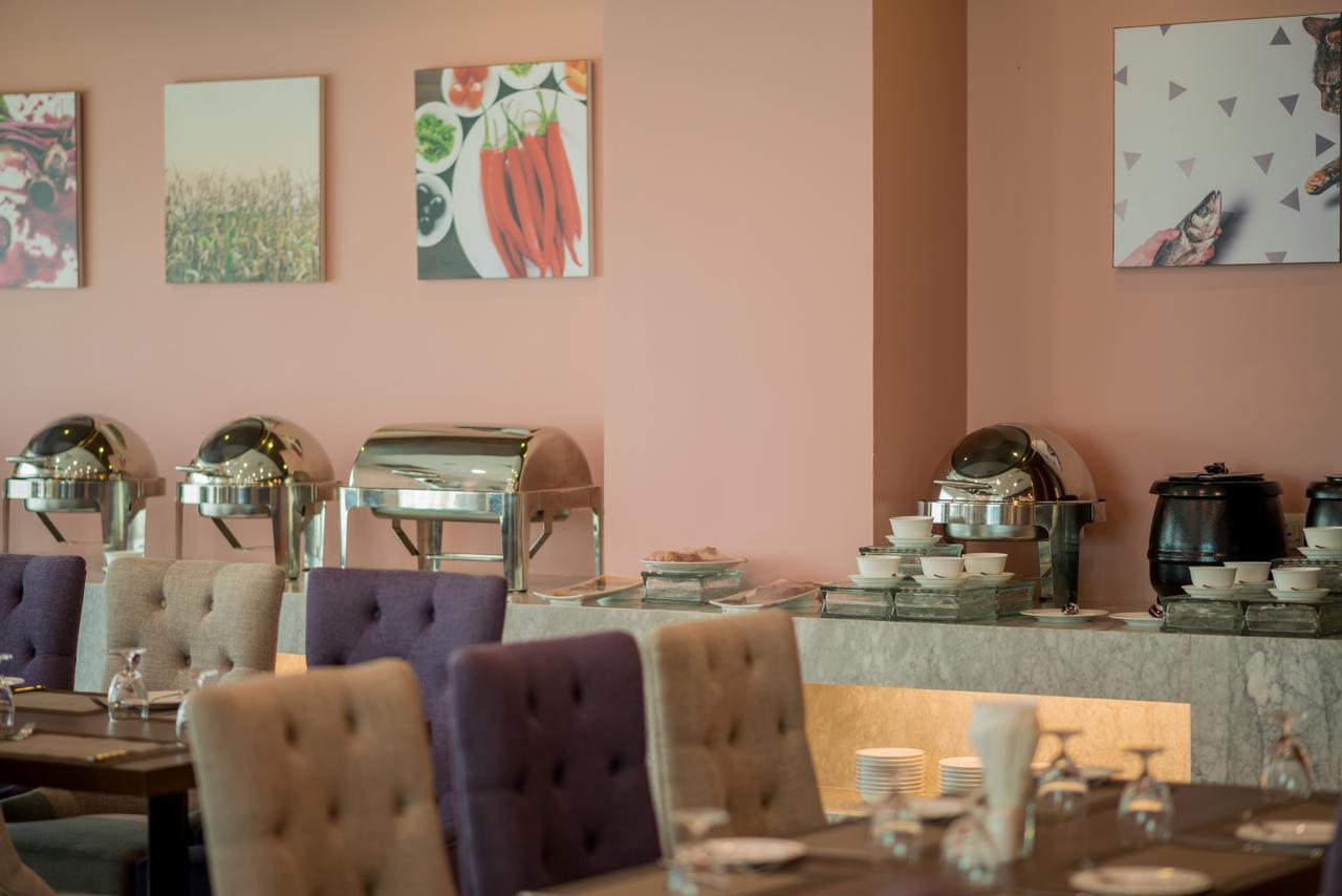 Wyne Hotel Yangon Ngoại thất bức ảnh