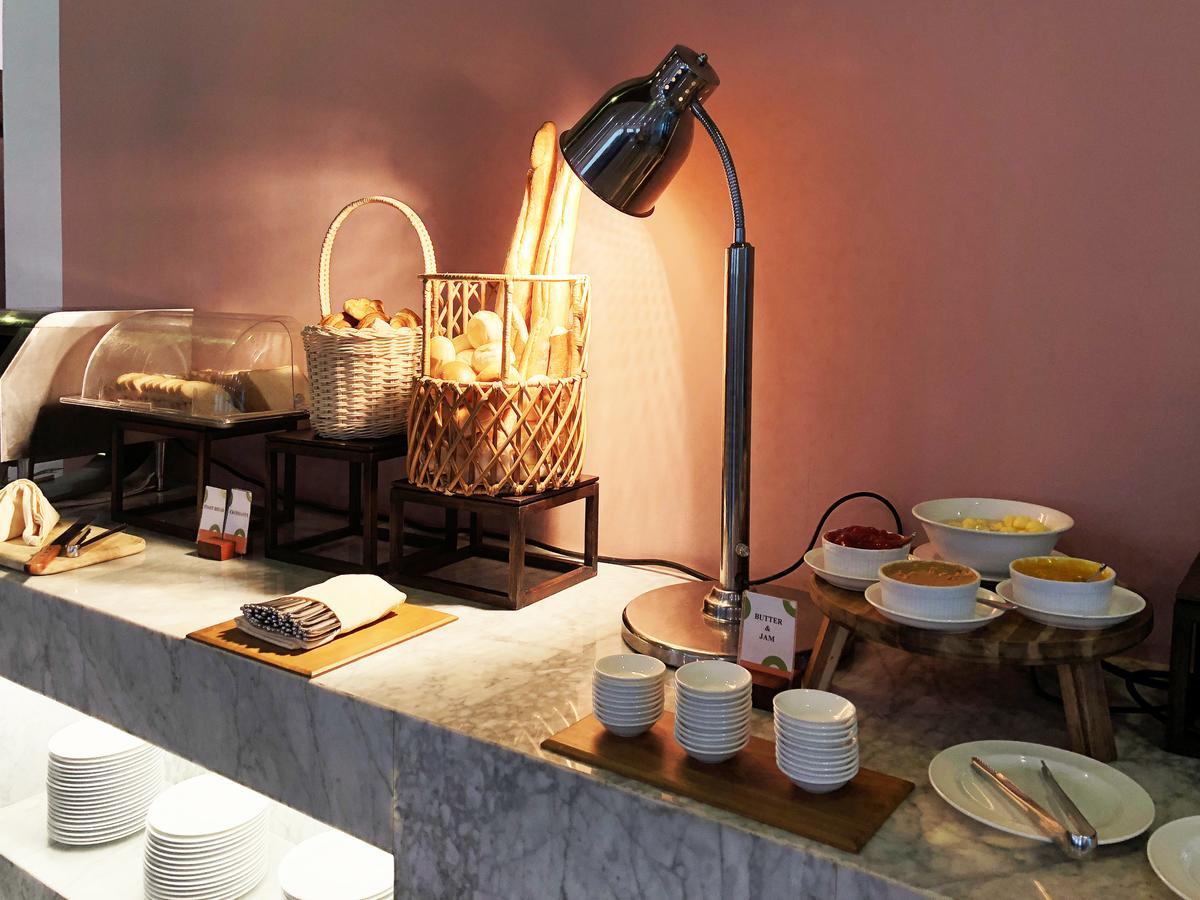 Wyne Hotel Yangon Ngoại thất bức ảnh